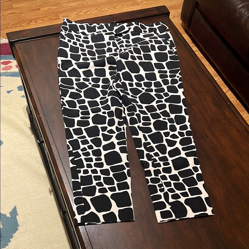 Liz Claiborne Emma Classic Capris🖤